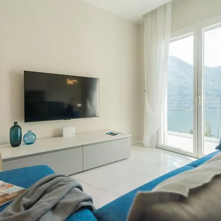 Caterina - View Terrace And Garden By Rent Apartment Moltrasio