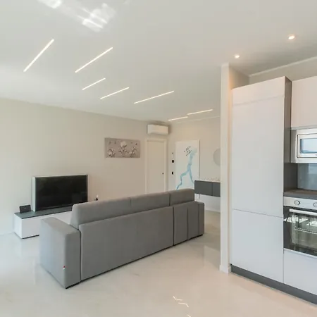Caterina - View Terrace And Garden By Rent Moltrasio