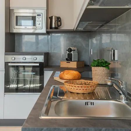 Caterina - View Terrace And Garden By Rent Apartment Moltrasio