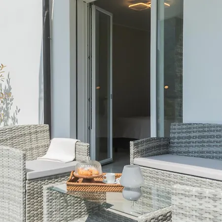 Caterina - View Terrace And Garden By Rent Moltrasio